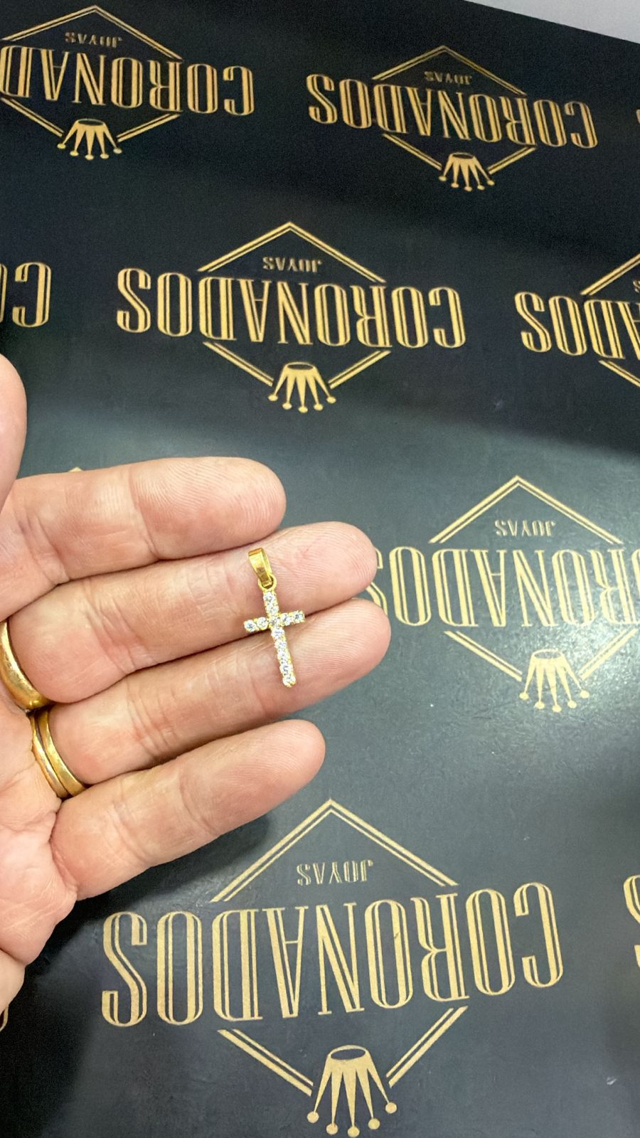 DIJE CRUZ CON PIEDRAS